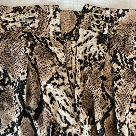 Misguided Snake Skin Print Mini Skirt - Picture 9 of 11